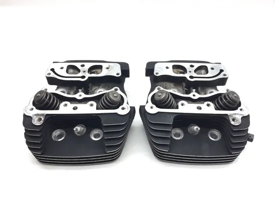 Front Rear Cylinder Head Set 2005 Harley Dyna Wide Glide EFI FXDWGI 3052 x