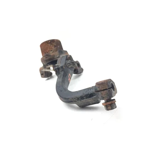 Left Driver Front Spindle Steering Knuckle 1999 Suzuki King Quad 300 4x4 3083 11
