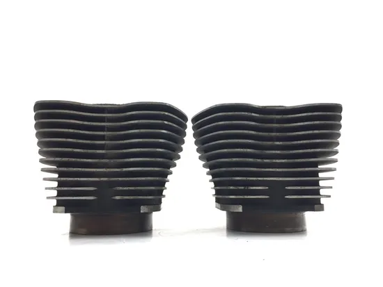 Front Rear Cylinder Jugs w Pistons 2005 Electra Glide Classic FLHTCI 3071 x