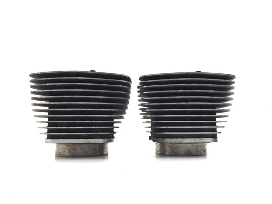 Front Rear Cylinder Jugs w Pistons 2006 Harley Road King Custom FLHRS 3086 x