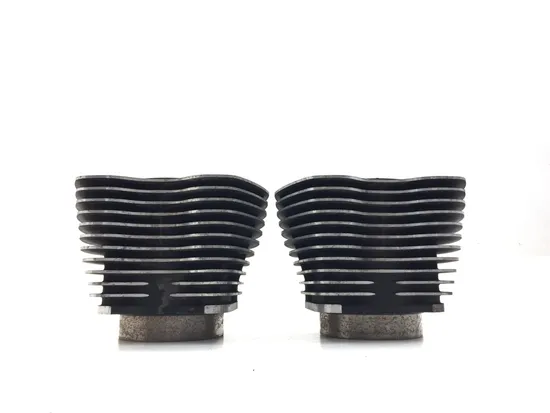 Front Rear Cylinder Jugs w Pistons 2006 Harley Road King Custom FLHRS 3086 x