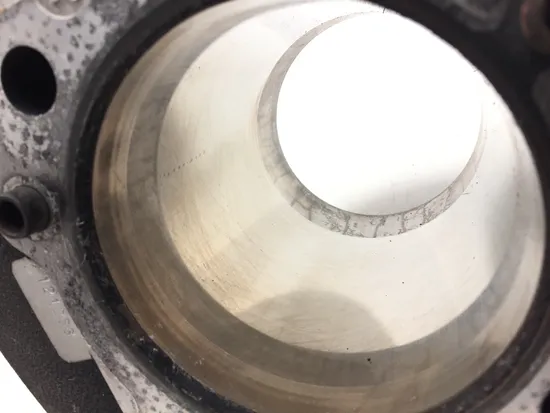 Front Rear Cylinder Jugs w Pistons 2006 Harley Road King Custom FLHRS 3086 x