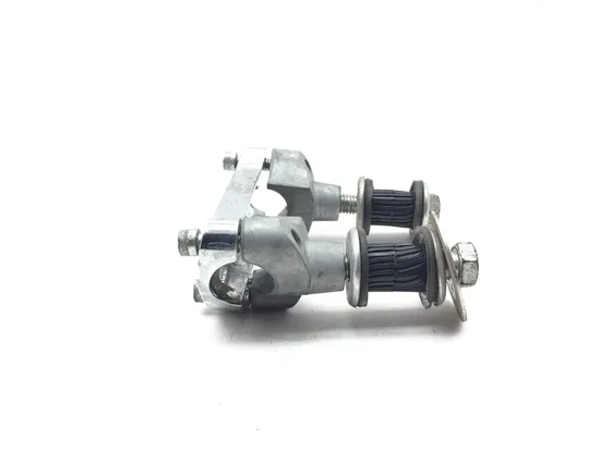 Handle Bar Mount Clamps 2006 Harley-Davidson Road King Custom FLHRS 3086 x