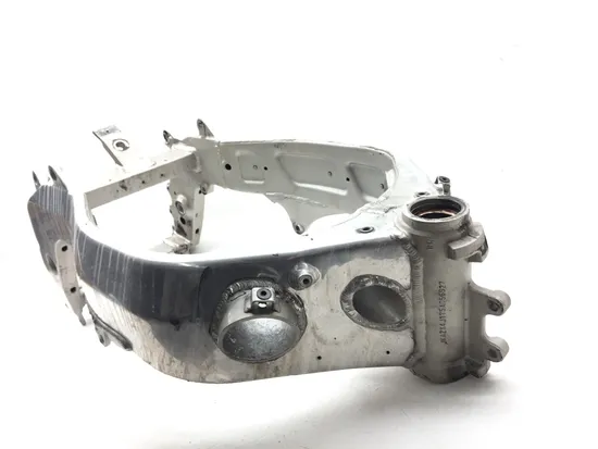 Main Frame Chassis 2005 Kawasaki ZZR600 3090 x