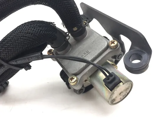 Air Valve Solenoid 2005 Suzuki Boulevard C50 3111