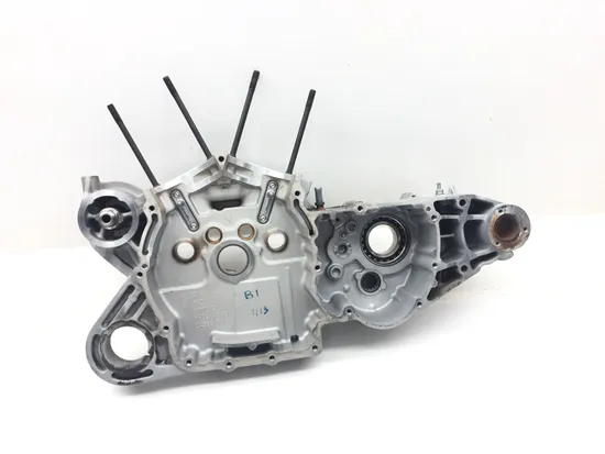 Engine Left Right Center Cases 2011 Harley Sportster 883 Super Low XL883L 3125 x