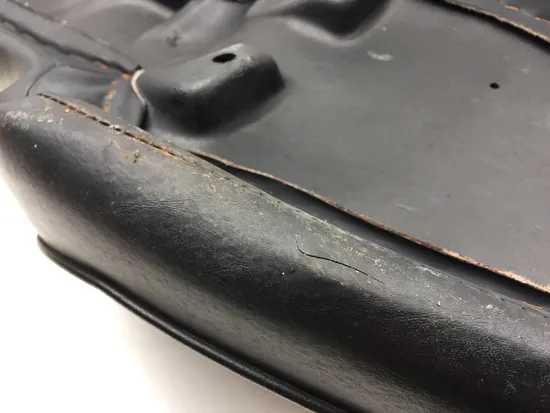 Seat 2005 Harley-Davidson Sportster 1200 Custom XL1200C 3134 x