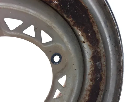 12 Front Wheel A 2005 Polaris Sportsman 700 Twin EFI 3143 x