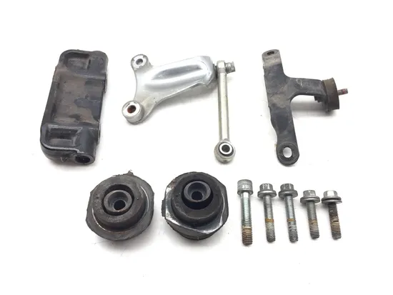 Engine Motor Mounts 2009 Harley-Davidson Road King FLHR 3135