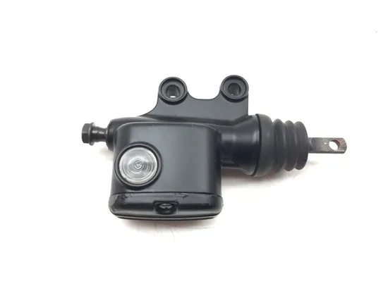 Rear Brake Master Cylinder 2009 Harley-Davidson Road King FLHR 3135 x