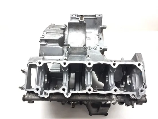 Upper Lower Center Cases Case 2003 Suzuki Hayabusa GSX1300R 3159 x