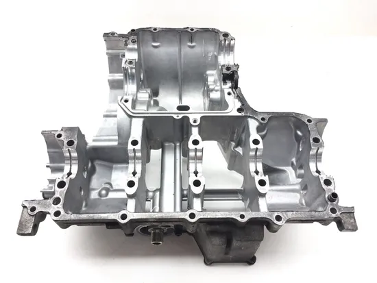 Upper Lower Center Cases Case 2003 Suzuki Hayabusa GSX1300R 3159 x