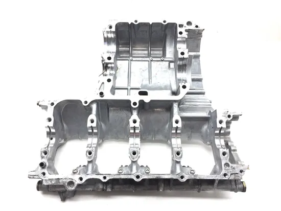 Upper Lower Center Cases Case 2003 Suzuki Hayabusa GSX1300R 3159 x