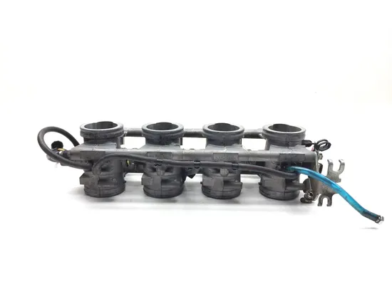 Throttle Body with Injectors 2003 Suzuki Hayabusa GSX1300R 3159 x