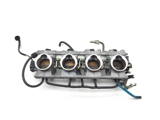 Throttle Body with Injectors 2003 Suzuki Hayabusa GSX1300R 3159 x