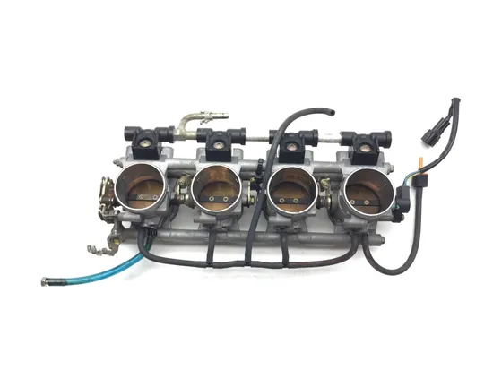 Throttle Body with Injectors 2003 Suzuki Hayabusa GSX1300R 3159 x