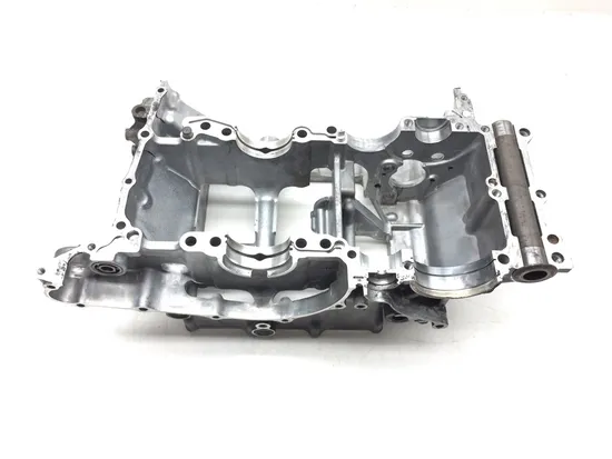 Upper Lower Center Cases Case 2004 Honda RC51 3127 x