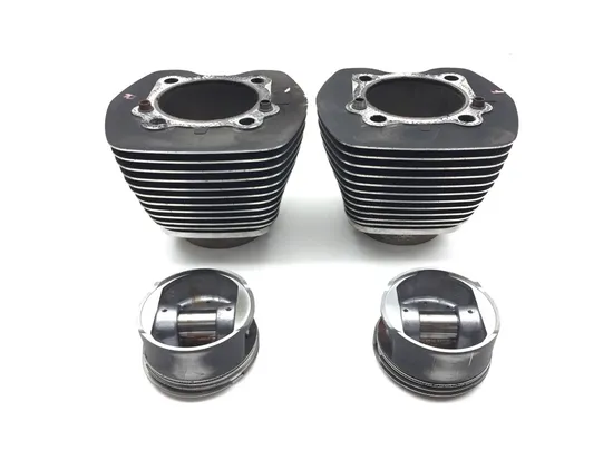 Front Rear Cylinder Jugs w Pistons 1999 Harley-Davidson Road King FLHR 3161 x 1