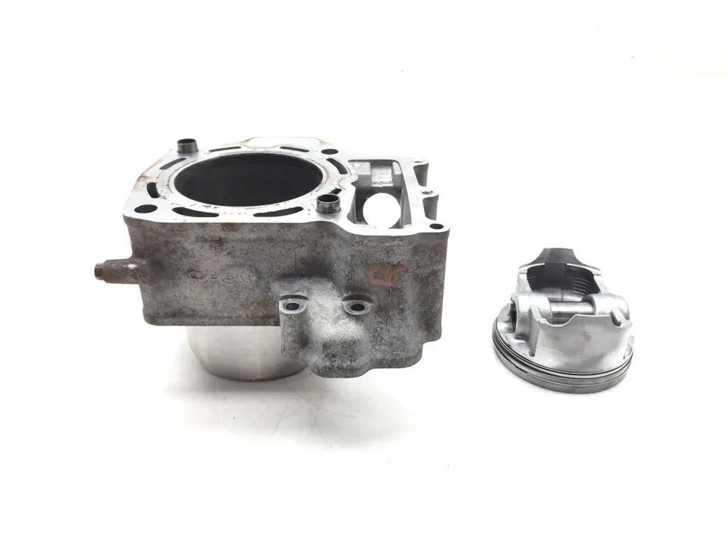 Engine Cylinder Jug W Piston Rear 2006 Kawasaki Brute Force 650 4x4i 3169 x