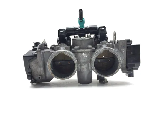 Engine Intake Throttle Body 2016 Honda Pioneer 1000-5 SXS1000M5 Deluxe 3171 x