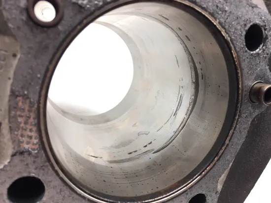 Front Rear Cylinder Jugs w Pistons 2006 Harley Road King EFI FLHRI 3170 x