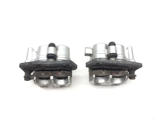 Left Right Front Brake Calipers Pads Set 2011 Suzuki Burgman 400 AN400A ABS 3120