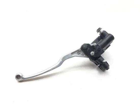 Right Front Brake Master Cylinder 2011 Suzuki Burgman 400 AN400A ABS 3120 x