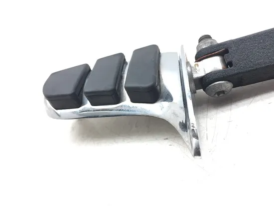 Right Rear Back Passenger Peg Bracket Side 2010 Harley Dyna Wide Glide 3186 x