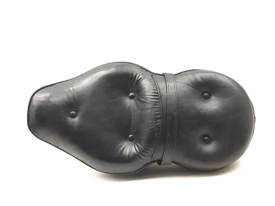 Seat 2004 Harley-Davidson Sportster 883 Custom XL883C 3191 x