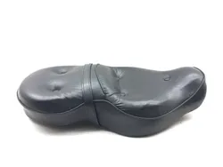 Seat 2004 Harley-Davidson Sportster 883 Custom XL883C 3191 x