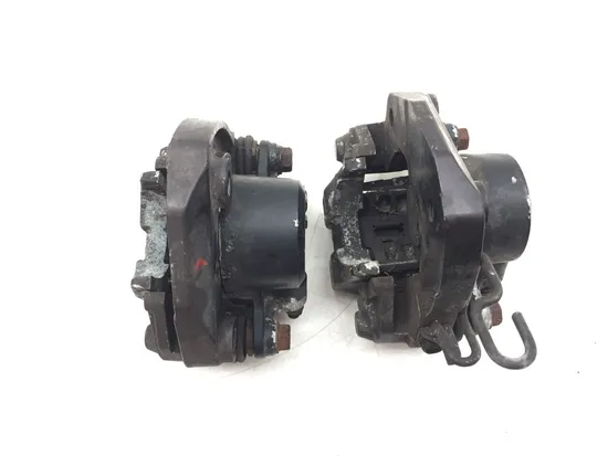 Left Right Front Brake Calipers Pads Set 1981 Kawasaki KZ1100A Shaft 3195 x