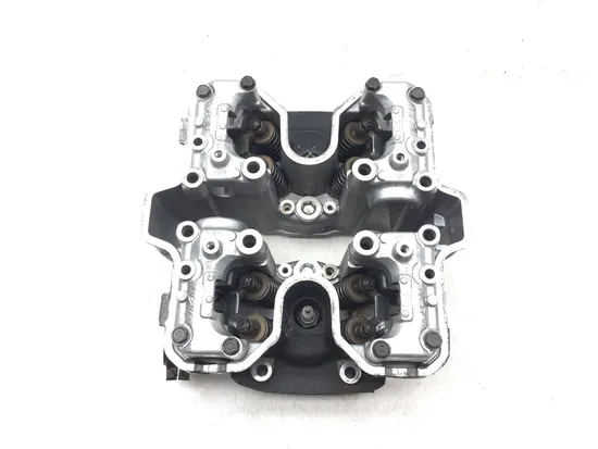 Engine Cylinder Head Complete W Cams Front 1985 Honda Interceptor VF1000R 3197 x