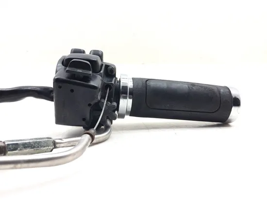 Right Control Switch 2004 Harley-Davidson Electra Glide EFI FLHTI 3199 x 5