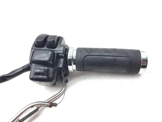 Right Control Switch 2004 Harley-Davidson Electra Glide EFI FLHTI 3199 x 3