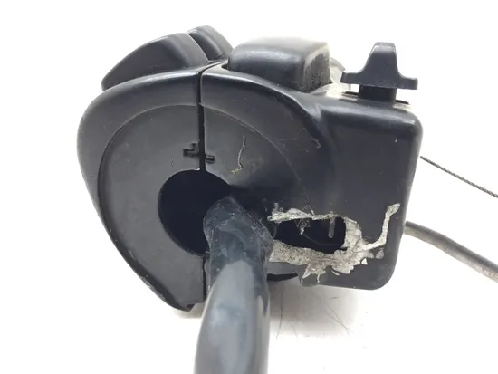 Right Control Switch 2004 Harley-Davidson Electra Glide EFI FLHTI 3199 x 7