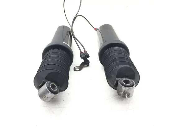 Rear Air Shocks Suspension 2004 Harley-Davidson Electra Glide EFI FLHTI 3199 x