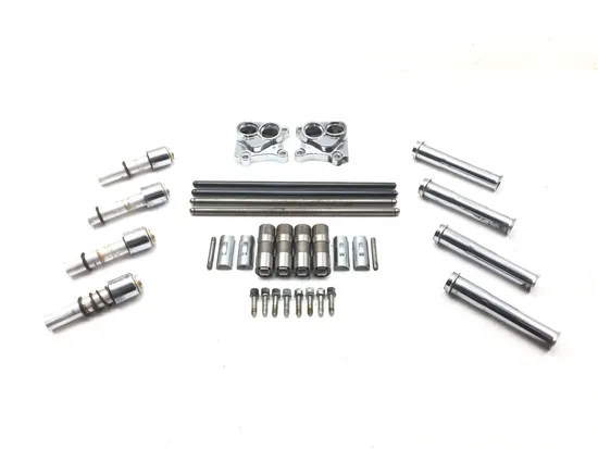 Push Rods Tubes and Lifters 2010 Harley-Davidson Road King Classic FLHRC 3200 x