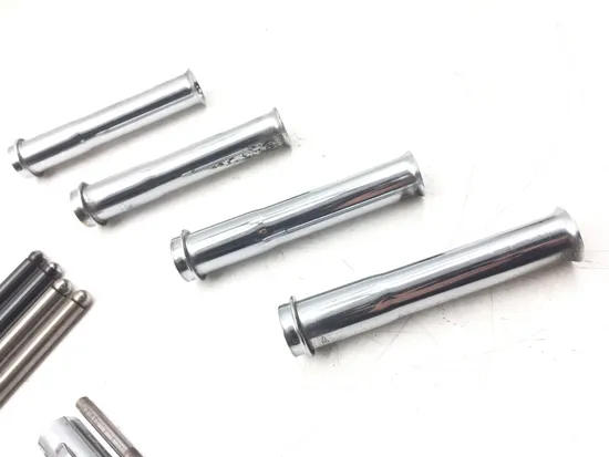 Push Rods Tubes and Lifters 2010 Harley-Davidson Road King Classic FLHRC 3200 x