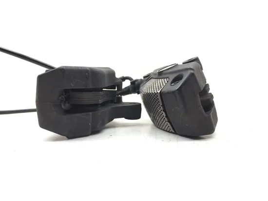 Left Right Front Brake Calipers Pads Set 2010 Harley Road King Classic FLHRC 3200