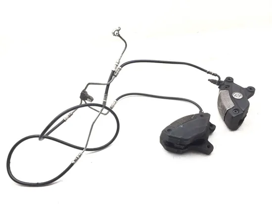 Left Right Front Brake Calipers Pads Set 2010 Harley Road King Classic FLHRC 3200