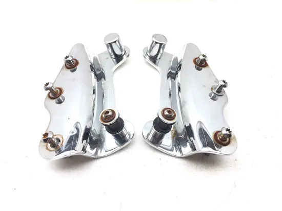 Docking Brackets 2010 Harley-Davidson Road King Classic FLHRC 3200 x 1
