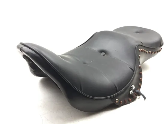 Seat 2010 Harley-Davidson Road King Classic FLHRC 3200 x