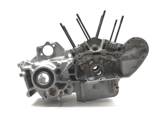 Engine Left Right Center Cases 2003 Harley Sportster 883 Hugger XLH883 3206 x