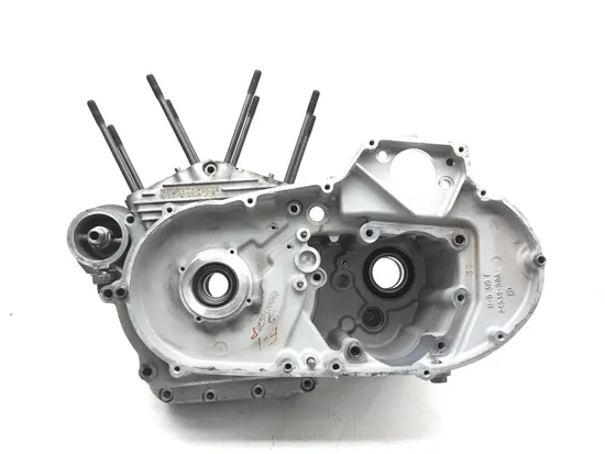 Engine Left Right Center Cases 2003 Harley Sportster 883 Hugger XLH883 3206 x