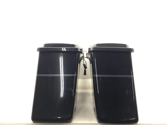 Saddlebags 2005 Harley-Davidson Road King Classic EFI FLHRCI 3124 x