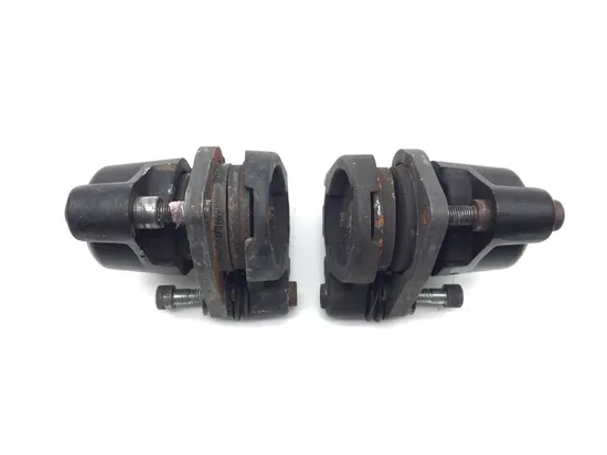 Left Right Front Brake Calipers Pads Set 1999 Harley Road King EFI FLHRCI 3216