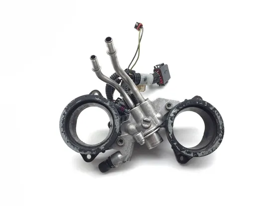 Fuel Injector Rail 2002 Harley-Davidson V-Rod VRSCA 3232