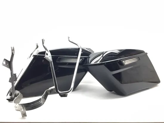 Saddlebags 2010 Harley-Davidson Street Glide FLHX 3221 x 1