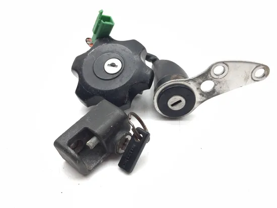 Lockset Ignition Trunk Tank Gas Cap Key 2006 Suzuki DRZ400S 3218