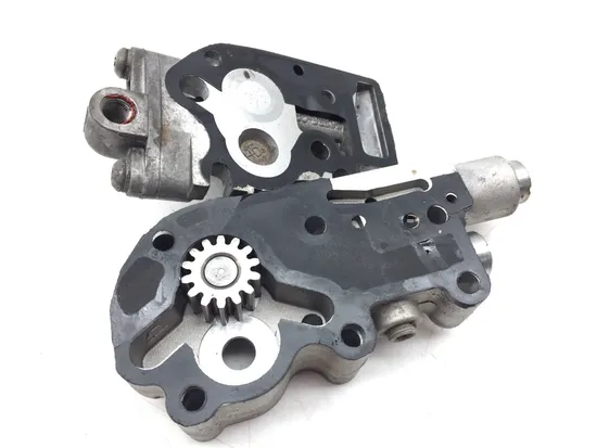 Engine Oil Pump Assembly 1995 Harley-Davidson Electra Glide FLHT 3240 4